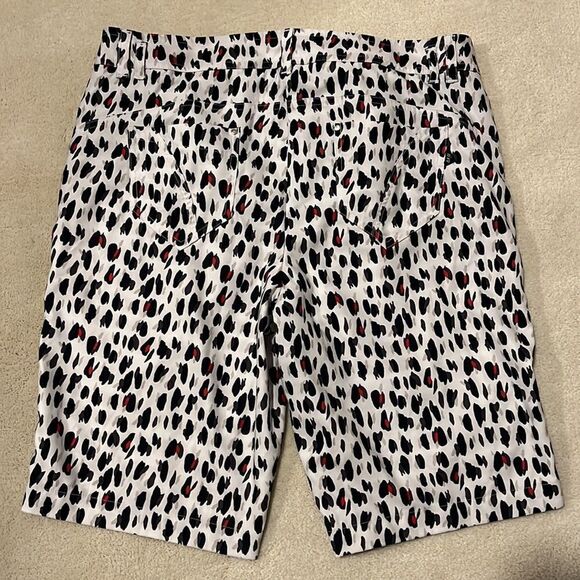 Nivo Golf Short has an adorable all over cheetah print by lanctot. Size 12 - Picture 5 of 7